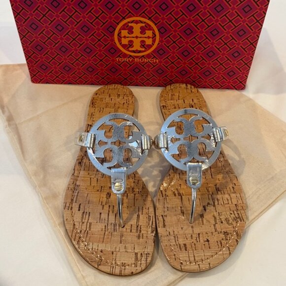 New Tory Burch Metallic Silver Patent leather Cork Miller Sandals Size 8.5 - Picture 8 of 14